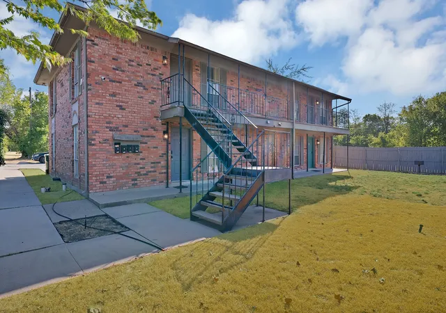Photo 3 of Multi family home for sale at 521 Hopkins St, Garland, TX 75040 | MLS# 21385817 | Listing updated on 2026-10-08