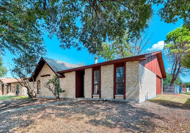 Photo 2 of Single family home for sale at 2508 Norway Dr, Garland, TX 75040 | MLS# 21369615 | Listing updated on 2026-10-08