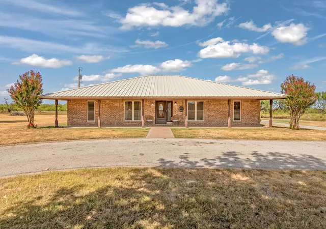 Photo 1 of Sale Pending at 112 Bar B Trl, Abilene, TX 79602 | MLS# 21387962 | Listing updated on 2026-09-23