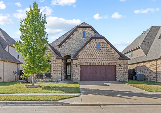 Photo 1 of Sale Pending at 8416 Sandhill Crane Dr, Fort Worth, TX 76118 | MLS# 21387944 | Listing updated on 2026-10-01