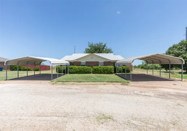Photo 3 of Townhouse for sale at 201 & 203 Bluebonnet Dr, Winters, TX 79567 | MLS# 21387982 | Listing updated on 2026-10-07