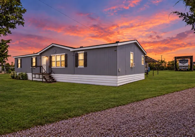 Manufactured home for sale at 208 Rhett Ct, Aurora, TX 76078 | MLS# 21367616