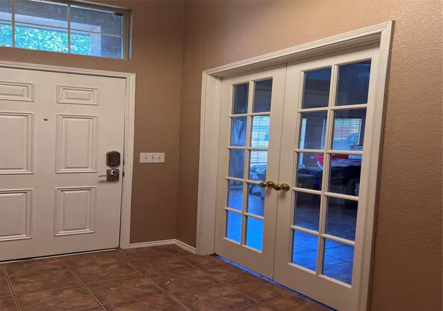 Photo 2 of Single family home for sale at 606 Lake Brg Dr, Lake Dallas, TX 75065 | MLS# 21387481 | Listing updated on 2026-10-06