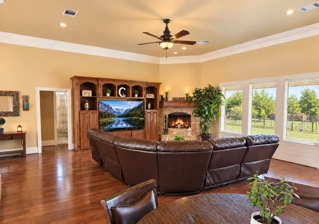Photo 3 of Single family home for sale at 3707 Heatherwood Ln, Sherman, TX 75090 | MLS# 21385990 | Listing updated on 2026-10-09