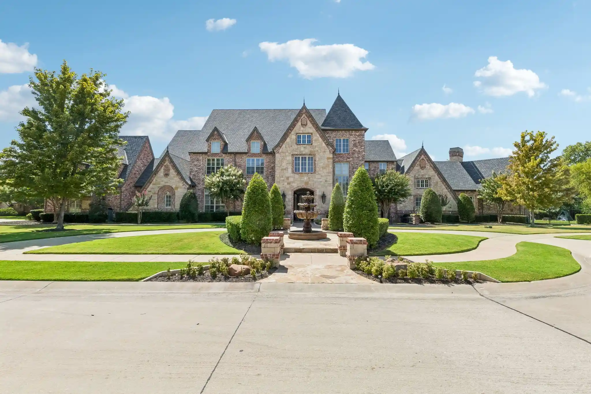 Photo 1 of Mansion for sale at 6900 Rockingham Ct, Colleyville, TX 76034 | MLS# 21372196 | Listing updated on 2026-10-11