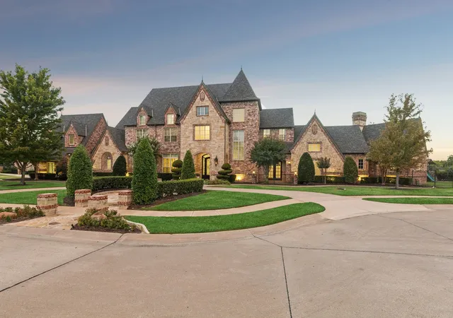 Photo 3 of Mansion for sale at 6900 Rockingham Ct, Colleyville, TX 76034 | MLS# 21372196 | Listing updated on 2026-10-07
