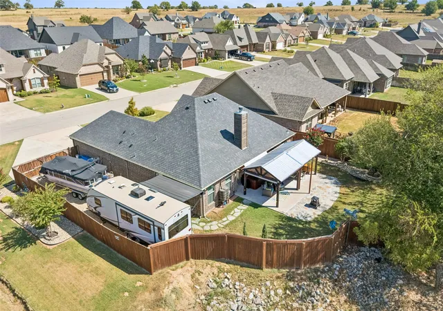 Photo 3 of Single family home for sale at 101 Prairie Meadow Ln, Pottsboro, TX 75076 | MLS# 21385974 | Listing updated on 2026-10-08