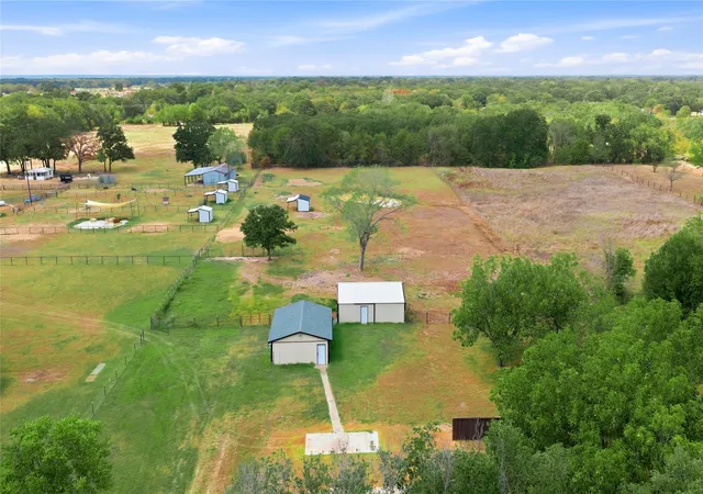 Photo 2 of Sale Pending at 601 Lake By Dr, Kemp, TX 75143 | MLS# 21387986 | Listing updated on 2026-10-01