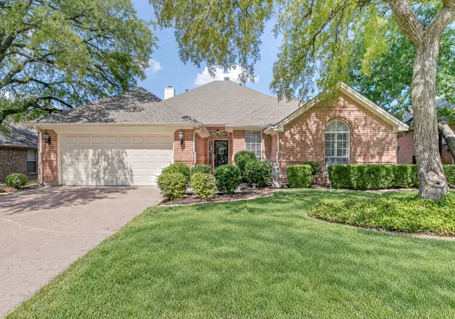 Photo 1 of Single family home for sale at 2605 Bent Tree Dr, Hurst, TX 76054 | MLS# 21384773 | Listing updated on 2026-10-07
