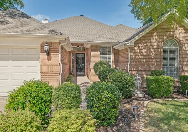 Photo 1 of Single family home for sale at 2605 Bent Tree Dr, Hurst, TX 76054 | MLS# 21384773 | Listing updated on 2026-10-07