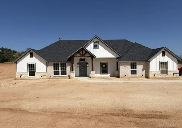 Photo 1 of Single family home for sale at 924 Eagles Way, Springtown, TX 76082 | MLS# 21388069 | Listing updated on 2026-09-17