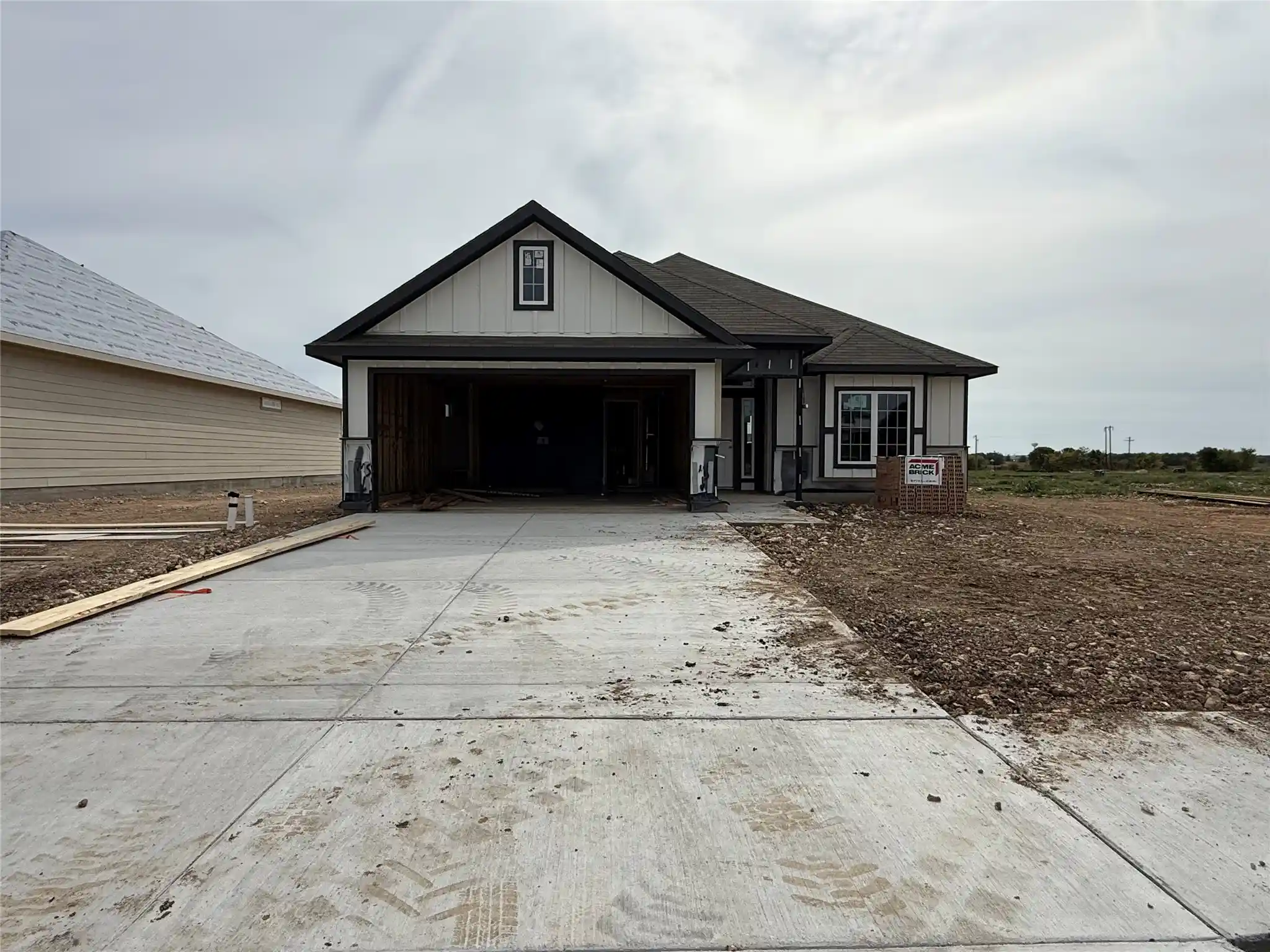 Single family home for sale at 118 Jenjira Way, Mc Gregor, TX 76657 | MLS# 21388115