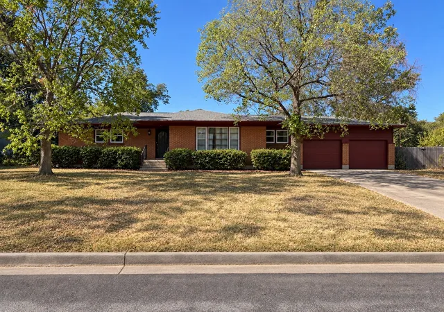 Photo 1 of Single family home for sale at 3825 Cornish Ave, Fort Worth, TX 76133 | MLS# 21387444 | Listing updated on 2026-09-17