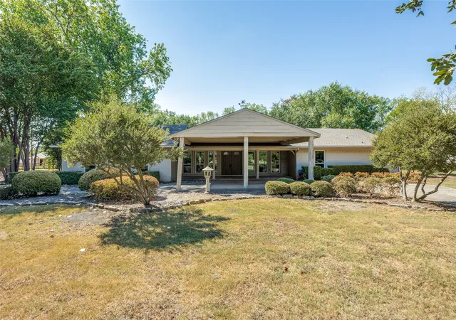 Photo 1 of Single family home for sale at 6804 Poco Dr, Allen, TX 75002 | MLS# 21388102 | Listing updated on 2026-10-01