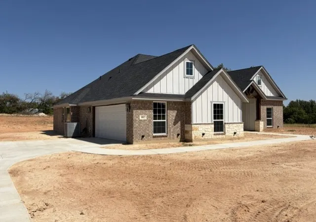 Photo 2 of Single family home for sale at 882 Eagles Way, Springtown, TX 76082 | MLS# 21388154 | Listing updated on 2026-09-17