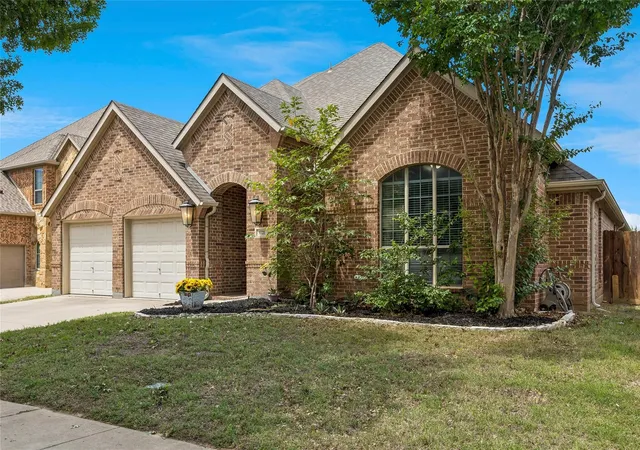 Photo 2 of Single family home for sale at 9721 Sam Bass Trl, Fort Worth, TX 76244 | MLS# 21383527 | Listing updated on 2026-10-08
