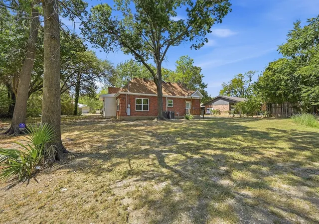 Photo 37 of Single family home for sale at 1525 N Shannon St, Sherman, TX 75092 | MLS# 21384318 | Listing updated on 2026-10-08