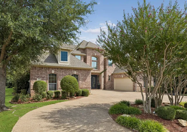 Photo 2 of Mansion for sale at 305 Corral Ct, Southlake, TX 76092 | MLS# 21382308 | Listing updated on 2026-10-04