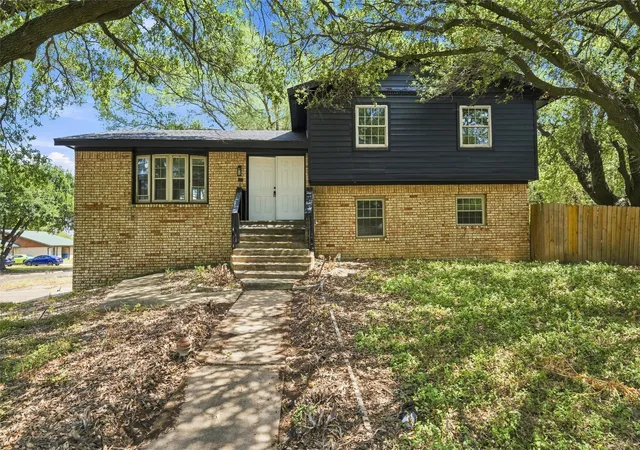 Photo 1 of Single family home for sale at 1302 N Bailey St, Mexia, TX 76667 | MLS# 21388141 | Listing updated on 2026-09-30