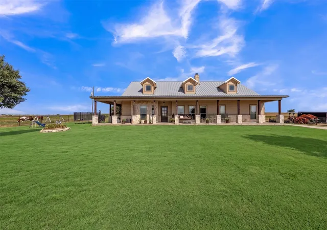 Photo 3 of Single family home for sale at 8928 County Rd 1232, Godley, TX 76044 | MLS# 21383616 | Listing updated on 2026-10-06