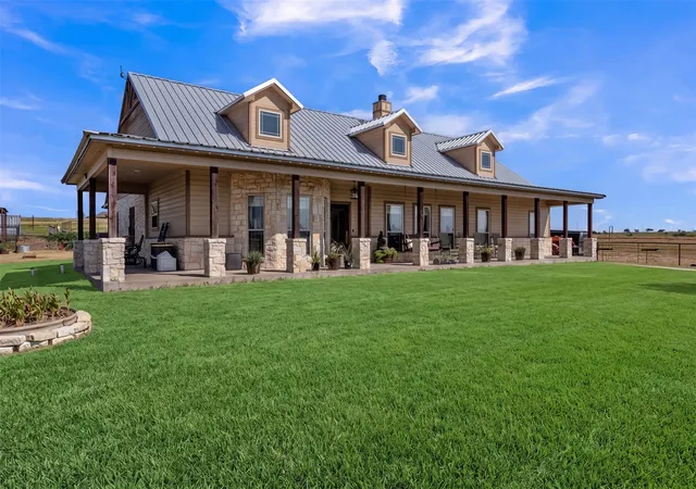 Photo 3 of Single family home for sale at 8928 County Rd 1232, Godley, TX 76044 | MLS# 21383616 | Listing updated on 2026-10-06