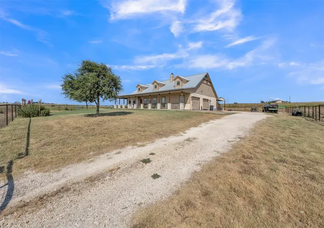 Photo 4 of Single family home for sale at 8928 County Rd 1232, Godley, TX 76044 | MLS# 21383616 | Listing updated on 2026-10-06