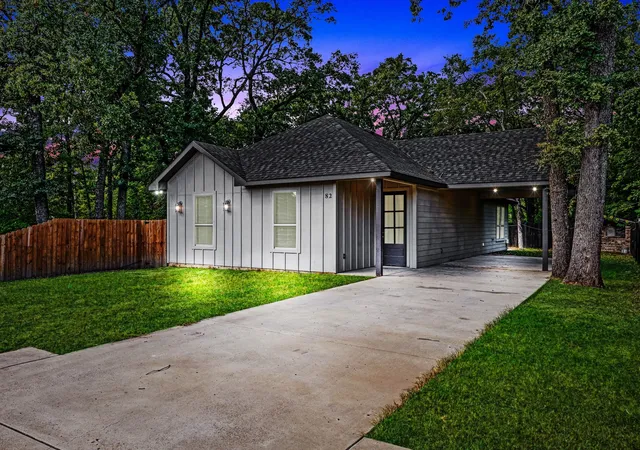Photo 2 of Single family home for sale at 82 Indian Harbor Dr, Mabank, TX 75156 | MLS# 21388217 | Listing updated on 2026-10-06