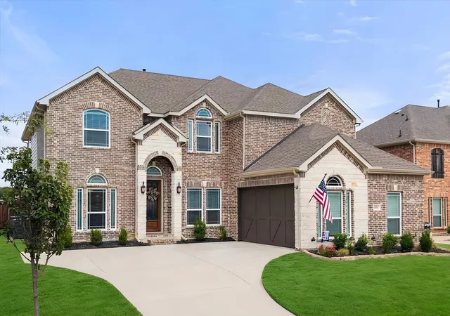 Photo 1 of Sale Pending at 4401 De Bourgh Ln, Mansfield, TX 76063 | MLS# 21385072 | Listing updated on 2026-10-06