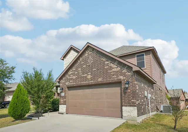 Photo 3 of Single family home for sale at 11100 Dunlavin Ct, Haslet, TX 76052 | MLS# 21384148 | Listing updated on 2026-10-03