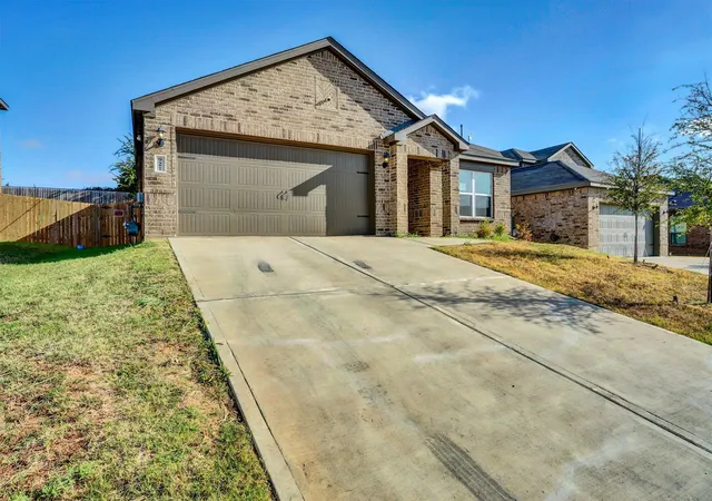 Photo 2 of Single family home for sale at 921 Clark Dr, Ferris, TX 75125 | MLS# 21387754 | Listing updated on 2026-10-01