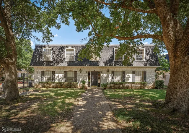 Condo for sale at 3730 Fairfield Ave #224, Shreveport, LA 71104 | MLS# 21388076