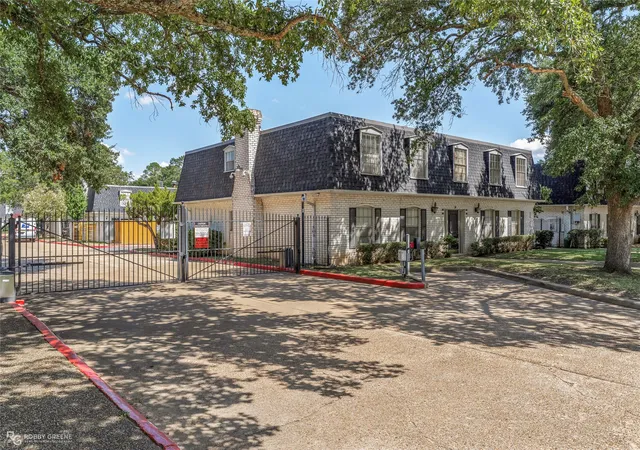 Photo 3 of Condo for sale at 3730 Fairfield Ave #224, Shreveport, LA 71104 | MLS# 21388076 | Listing updated on 2026-09-17
