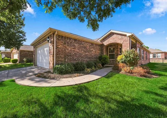 Photo 1 of Single family home for sale at 7927 Estancia Dr, Frisco, TX 75036 | MLS# 21385748 | Listing updated on 2026-10-05