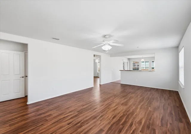 Photo 3 of Single family home for sale at 7927 Estancia Dr, Frisco, TX 75036 | MLS# 21385748 | Listing updated on 2026-10-05