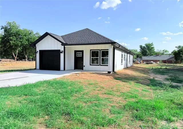 Photo 1 of Single family home for sale at 602 Fuller St, Sulphur Springs, TX 75482 | MLS# 21388307 | Listing updated on 2026-09-17