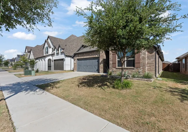 Photo 3 of Single family home for sale at 14828 Grissom Ave, Aledo, TX 76008 | MLS# 21388319 | Listing updated on 2026-10-03