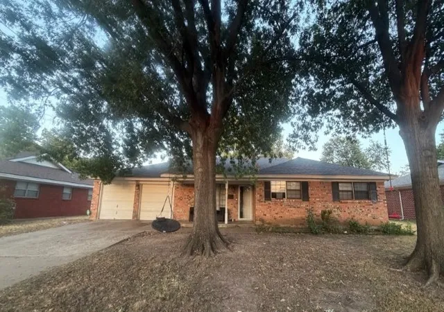 Photo 1 of Single family home for sale at 7813 Chantilly Ln, Fort Worth, TX 76134 | MLS# 21382774 | Listing updated on 2026-09-22