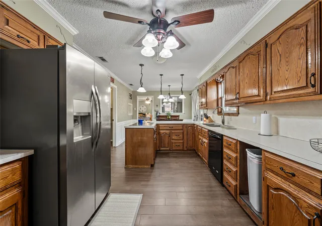 Photo 3 of Single family home for sale at 400 Cranbrook Dr, Woodway, TX 76712 | MLS# 21388171 | Listing updated on 2026-09-28