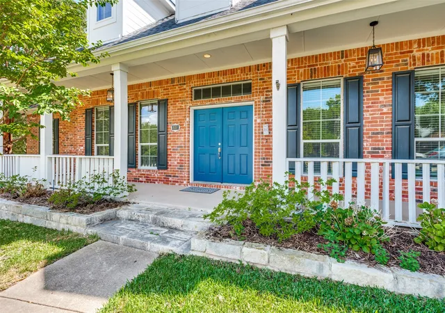 Photo 3 of Sale Pending at 806 Cobblestone Ct, Cedar Hill, TX 75104 | MLS# 21387716 | Listing updated on 2026-09-30