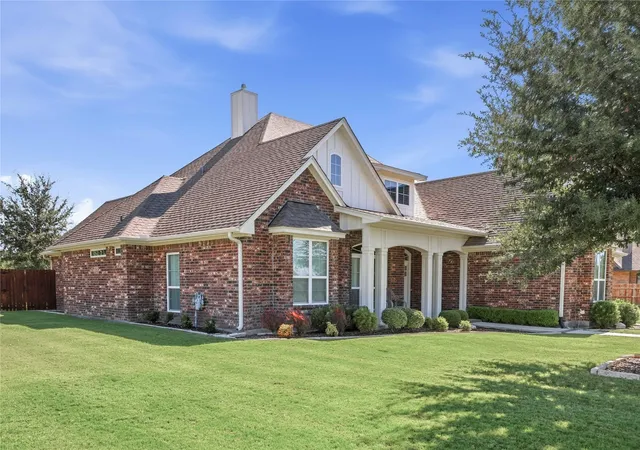 Photo 2 of Single family home for sale at 1800 Shaw Dr, Brownwood, TX 76801 | MLS# 21387886 | Listing updated on 2026-10-02