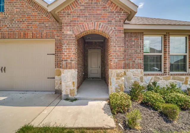 Photo 2 of Single family home for sale at 211 Condor Pass, Caddo Mills, TX 75135 | MLS# 21371916 | Listing updated on 2026-09-18