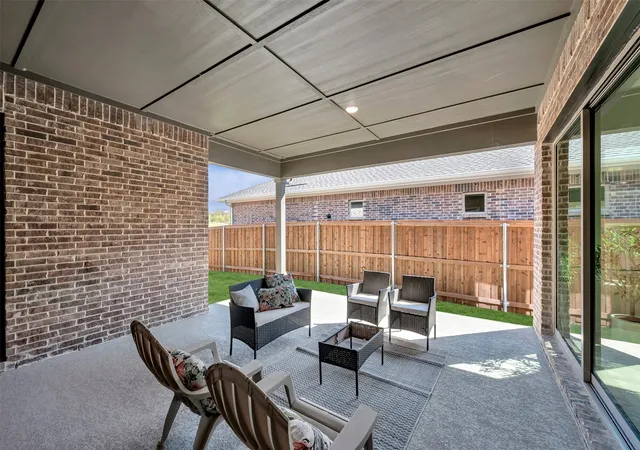 Photo 3 of Sale Pending at 2085 Pine Grv Ln, Arlington, TX 76005 | MLS# 21388377 | Listing updated on 2026-10-09