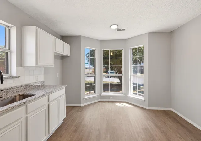 Photo 4 of Single family home for sale at 8195 Waterside Trl, Fort Worth, TX 76137 | MLS# 21388374 | Listing updated on 2026-10-29