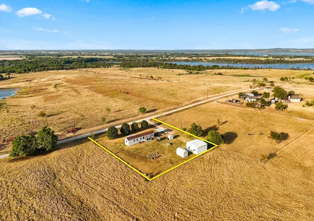 Photo 2 of Manufactured home for sale at 934 Elm Grv Rd, Valley View, TX 76272 | MLS# 21387938 | Listing updated on 2026-10-05