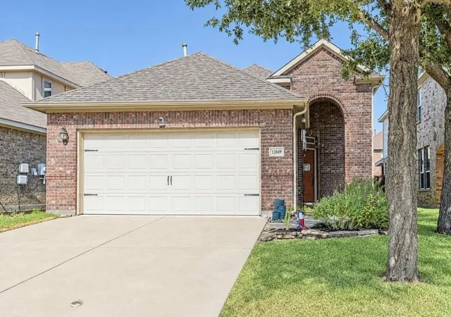 Photo 1 of Single family home for sale at 12049 Walden Wood Dr, Fort Worth, TX 76244 | MLS# 21385150 | Listing updated on 2026-10-07