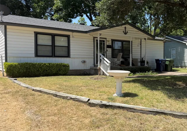 Photo 2 of Single family home for sale at 1324 Dale Dr, Garland, TX 75041 | MLS# 21388445 | Listing updated on 2026-10-06