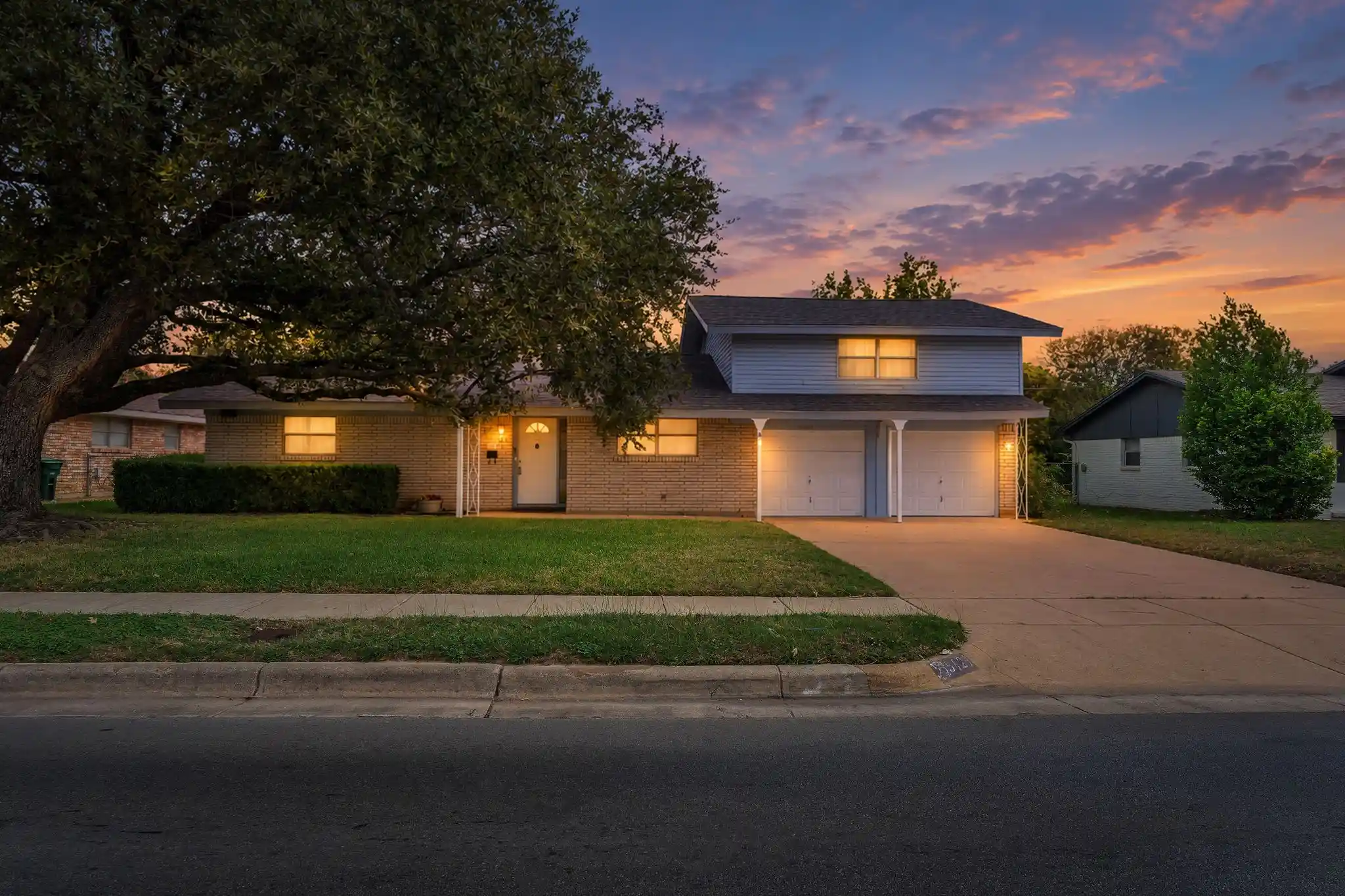 Photo 1 of Single family home for sale at 5629 Woodway, Fort Worth, TX 76133 | MLS# 21388371 | Listing updated on 2026-10-25