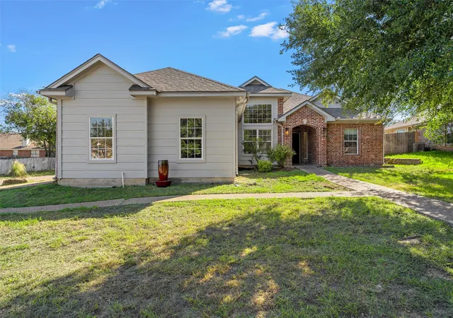 Photo 1 of Single family home for sale at 10100 Seville Ct, Waco, TX 76708 | MLS# 21388216 | Listing updated on 2026-10-08