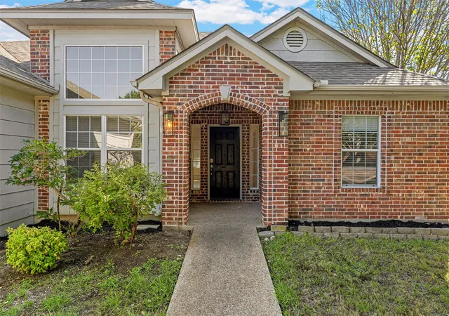 Photo 2 of Single family home for sale at 10100 Seville Ct, Waco, TX 76708 | MLS# 21388216 | Listing updated on 2026-10-08