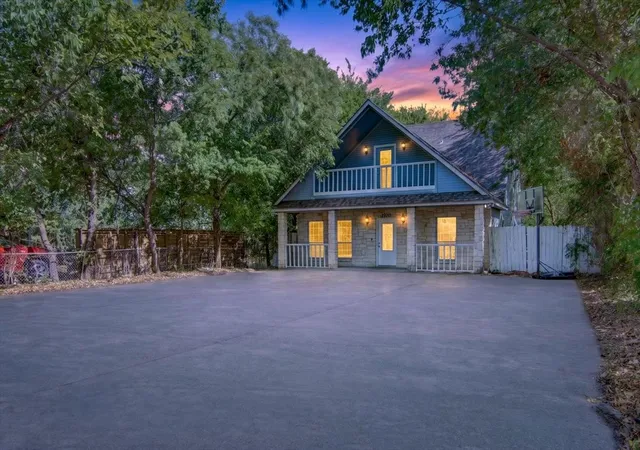 Photo 2 of Single family home for sale at 1920 S 15th Street, Waco, TX 76706 | MLS# 21357808 | Listing updated on 2026-09-20